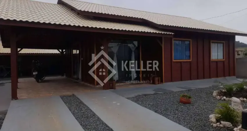 Casa com Edícula em Terreno Amplo – 300m² | 3 Quartos (1 Suíte) | Garagem Coberta para 2 Carros