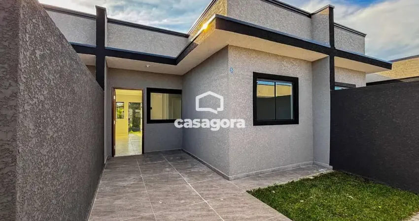 Casa à Venda com Terreno Amplo nos Fundos  Campo de Santana, Curitiba  PR