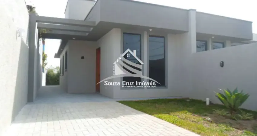 Casa com 03 Dormitórios (01 Suíte) - Frente para Rua - Amplo Terreno.