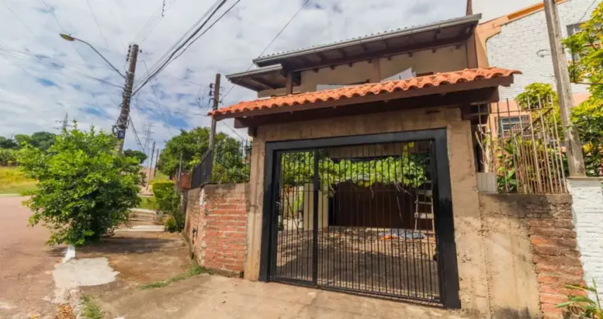 Casa com 3 quartos à venda na Rua Dirceu Menezes, 190, Petrópolis, Novo Hamburgo