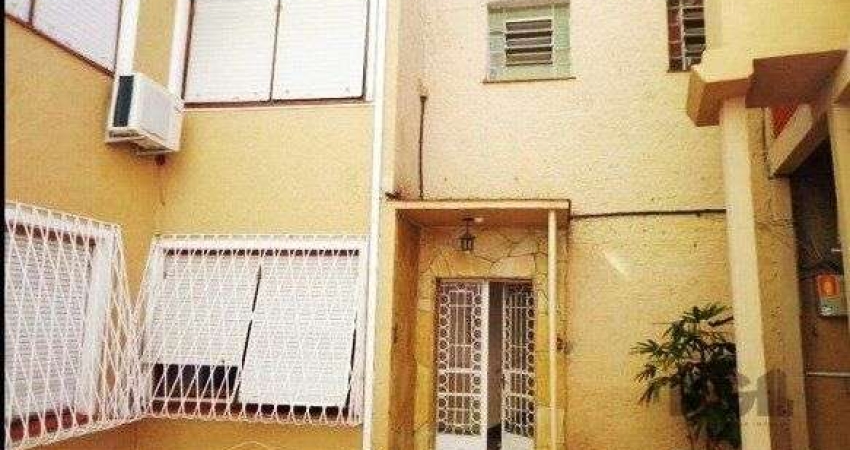 Imóvel residencial Partenon, 3 quartos, 2 banheiros, vaga de garagem