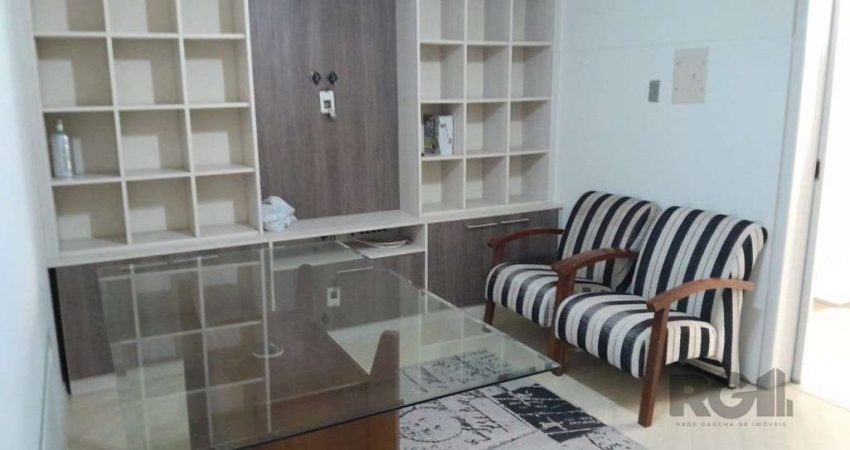 Apartamento na Luiz Manoel,2 dormitórios,desocupado,frente,bairro Santana