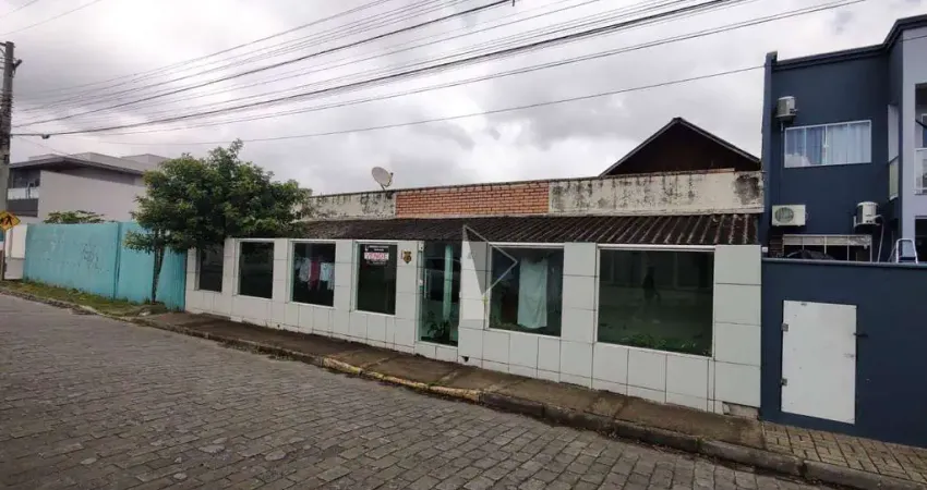 Casa com 7 dormitórios à venda, 350 m² por R$ 850.000,00 - São Pedro - Navegantes/SC