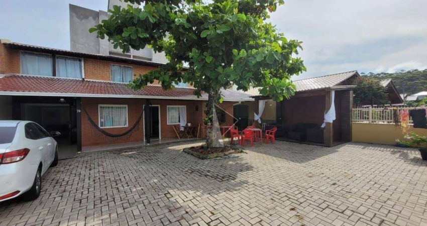 Casa com 5 dormitórios à venda, 298 m² por R$ 1.695.000,00 - Meia Praia - Navegantes/SC