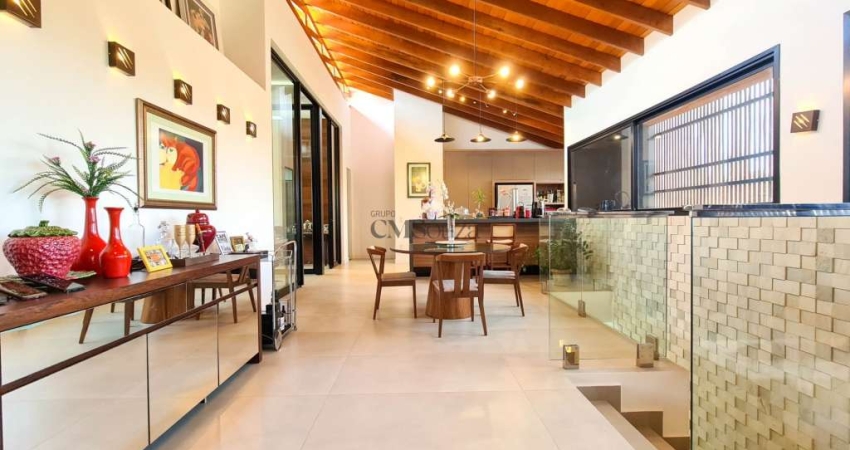 Casa em Condomínio com 3 quartos - 315m²