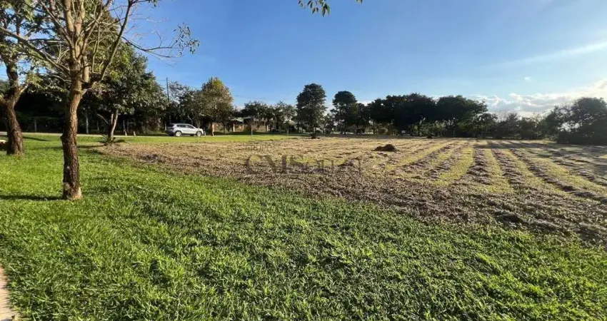 Terreno em Condomínio à Venda com 2.600 m²