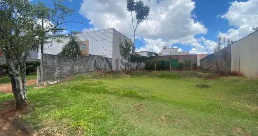 Terreno á venda com 525 m² em aclive, Parque Residencial Jardim Alcântara, ZR1