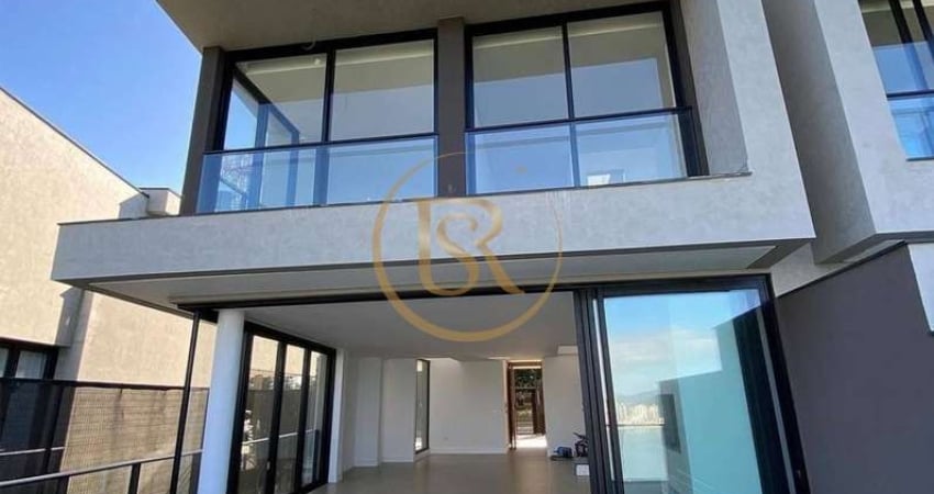 Mansão Suspensa de Luxo no Canto da Praia Itapema.