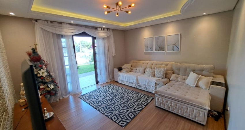 Linda Casa 193 m² em Agudos do Sul - Apenas 800 metros do Centro