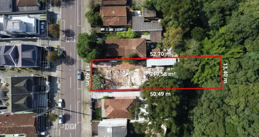 Terreno de 719m² no Bom Retiro – Ideal para Construção ou Investimento!