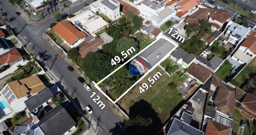 TERRENO AMPLO ZR1 594m² COM CASA EM ALVENARIA - JARDIM BOTÂNICO