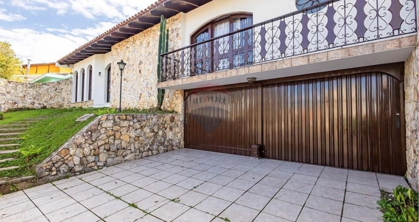 Excelente casa comercial - Centro Cívico