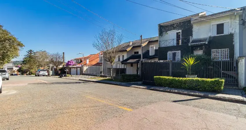 Sobrado com 3 quartos, com muito espaço, ahú - curitiba/paraná.