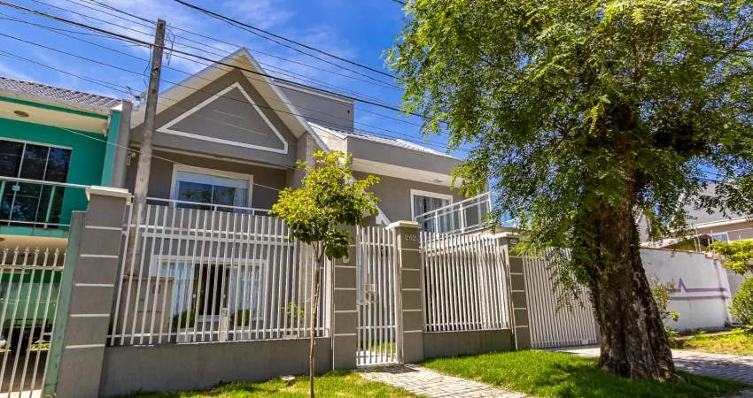 Casa - Sobrado triplex no Cajuru com 188 m² - 3 Quartos com sacada - 2 Vagas e Ático com banheiro - Curitiba PR