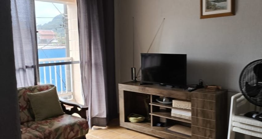 Apartamento 2 dormitórios 100 metros do mar