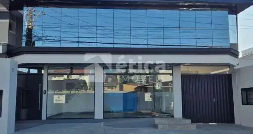 Sala ampla em andar superior  para Locação Comercial Localização privilegiada na Vila Operária