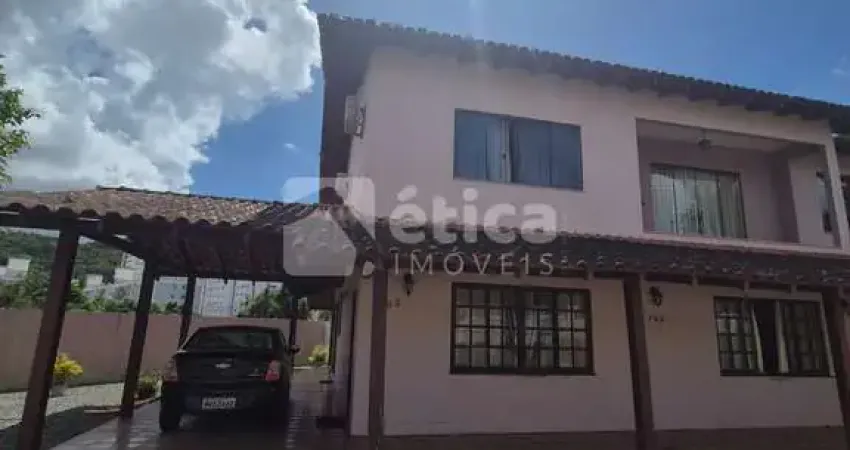 Casa térrea com 3 quartos e área gourmet no bairro carvalho, itajaí