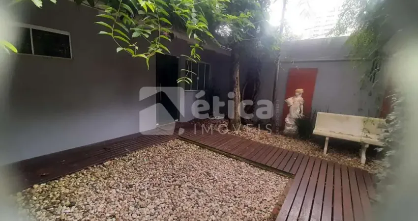 Grande casa no centro de itajaí - para fins comerciais ou residencial.