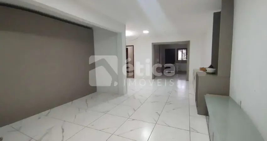 Casa para locação no centro de itajaí 03 dormitórios sendo 01 suíte mais edícula