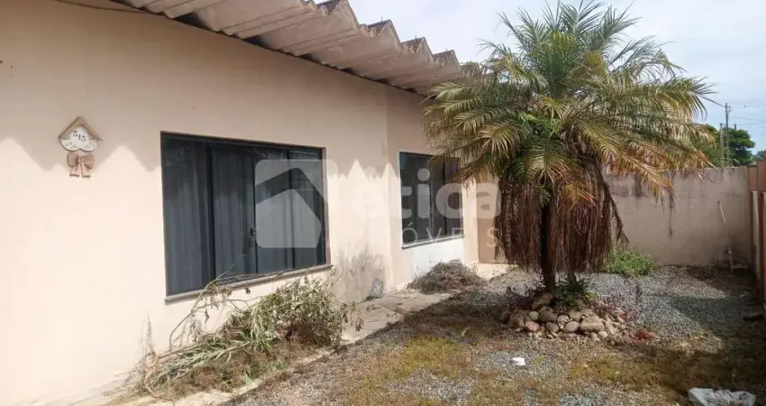 Casa bem localizada no bairro são judas próxima a rua Indaial uma das principal