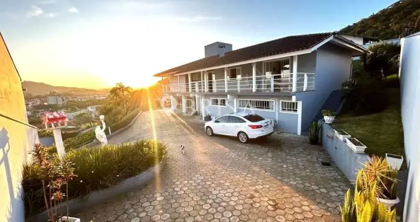 Casa com 6 quartos à venda no Czerniewicz, Jaraguá do Sul