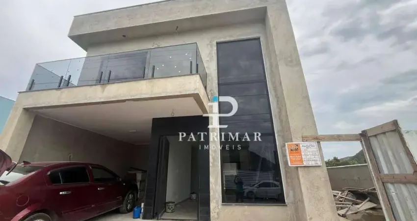 Casa duplex com 4 quartos, área gourmet e piscina à venda, 211 m² por r$ 1.100.000 - cond. solaris - cajueiros - maricá/rj