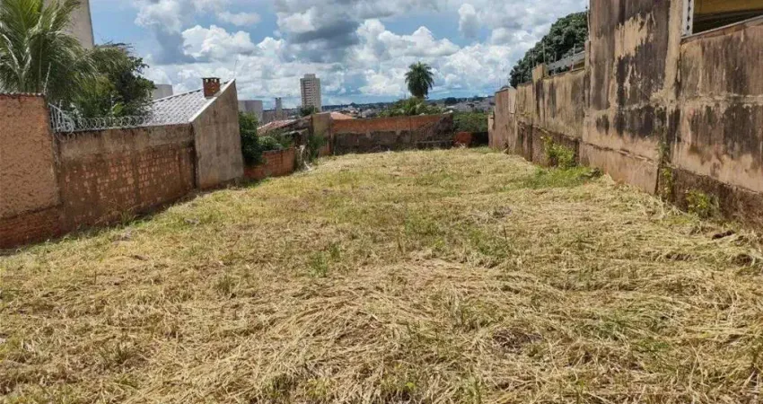Terreno à venda com 767 m² no bairro são francisco na rua josé oliva - todo murado