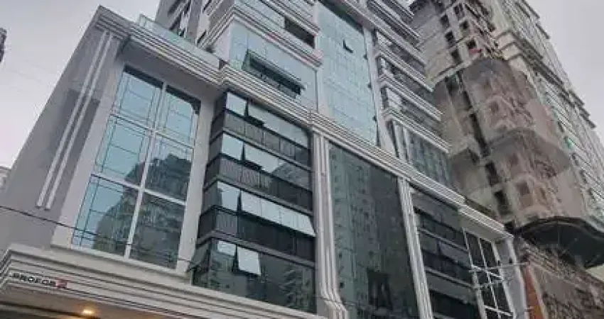 Apartamento com 3 quartos à venda na Rua 236, Meia Praia, Itapema