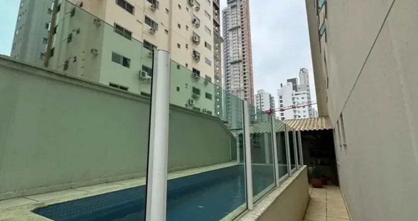 Apartamento à venda em balneário camboriú, centro, com 3 quartos, 230m²