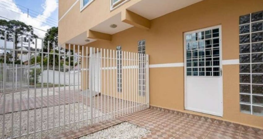(Permuta ou financiamento) Sobrado com lojas, 03 quartos no Bacacheri/Tingui em Curitiba PR