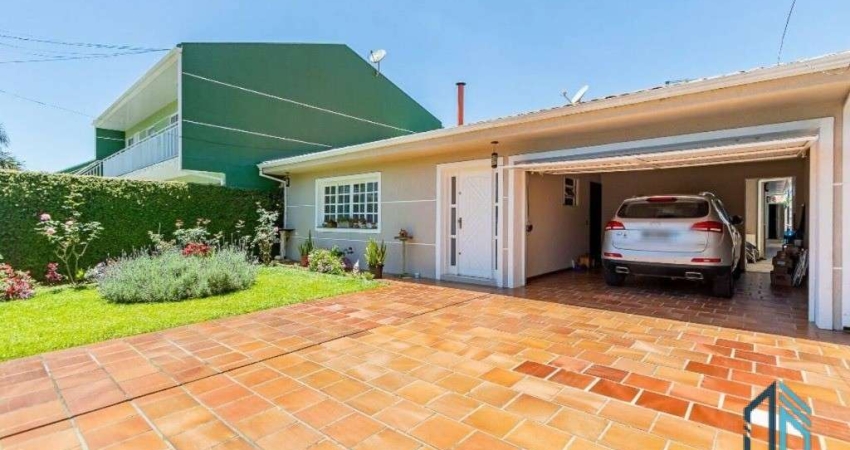 Casa térrea com área de lazer, 03 quartos sendo 02 suítes, no Santa Cândida em Curitiba PR