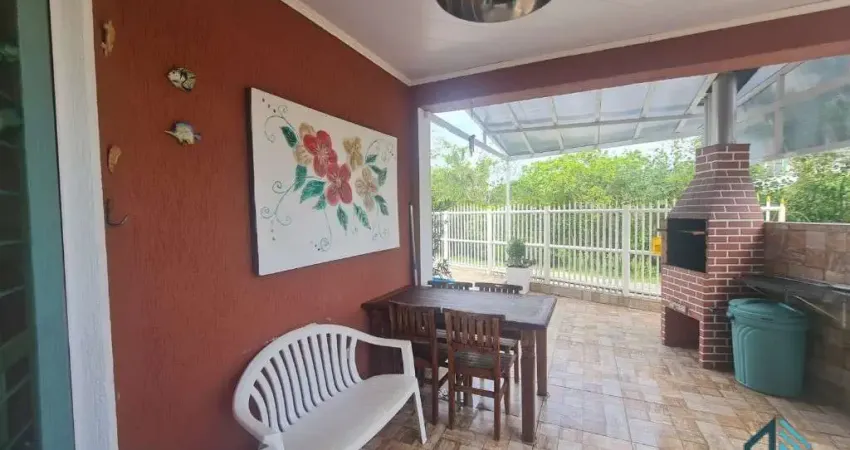 Sobrado mobiliado, 05 quartos sendo 03 suítes, bom retiro em matinhos pr