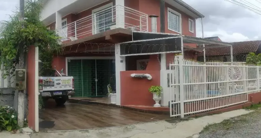 Sobrado mobiliado, 05 quartos sendo 03 suítes, Bom Retiro em Matinhos PR