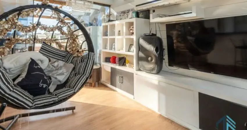 (Estuda permuta por casa ou financiamento) Sobrado 03 quartos c/suíte, terraço, no Bairro Alto em Curitiba PR