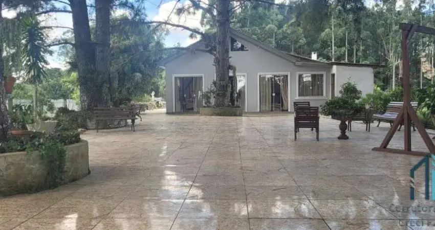 Chácara LINDA com 3 casas a venda 9.000m2, bem localizada em Contenda - PR
