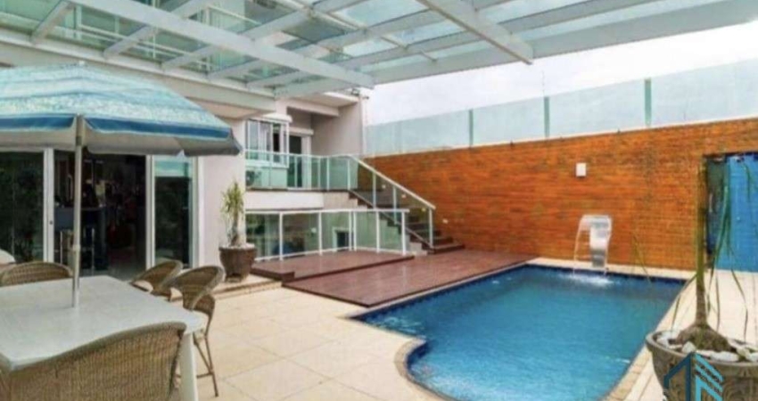 Sobrado em condomínio, 03 pavimentos, com Elevador, 03 quartos c/suítes no Uberaba em Curitiba PR