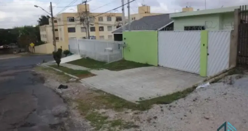 Terreno a venda 8m2 de frente, contem Edícula 02 quartos, no Tingui em Curitiba PR