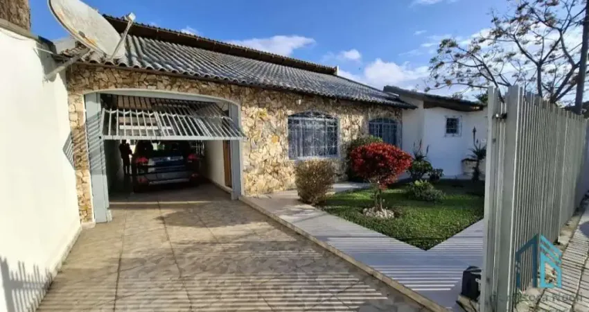 Casa, terreno com duas casas, 05 quartos c/suíte, área gourmet, no capão raso em curitiba pr