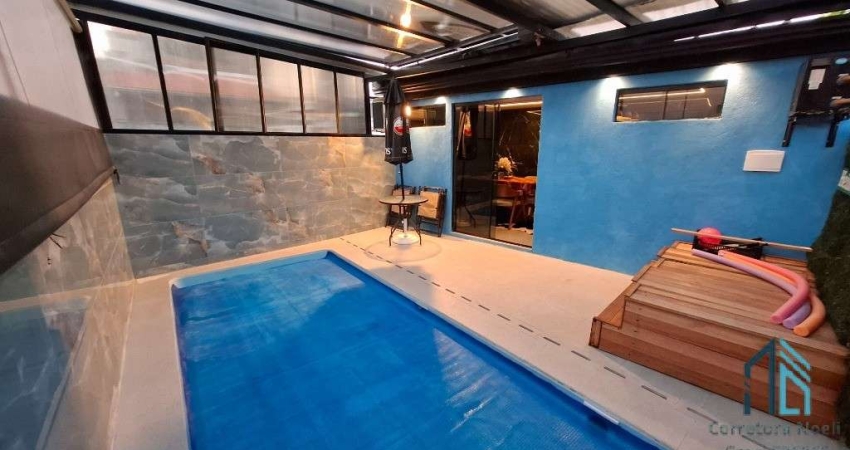 Triplex com piscina padrão, em região privilegiada, 900mtrs parque BACACHERI em Curitiba PR