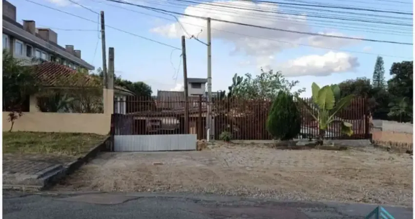 Terreno com 04 casas no bairro Boa Vista em Curitiba PR