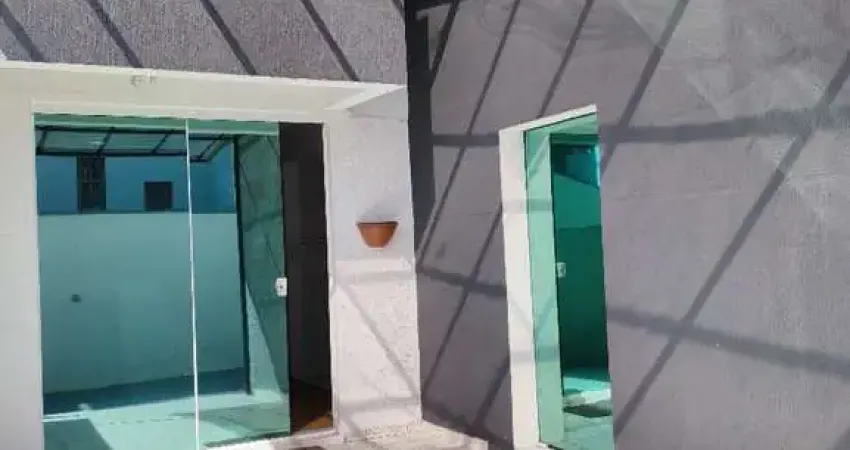 Sobrado em condomínio, mesma rua do Condor, 02 quartos, no Jardim das Américas em Curitiba PR