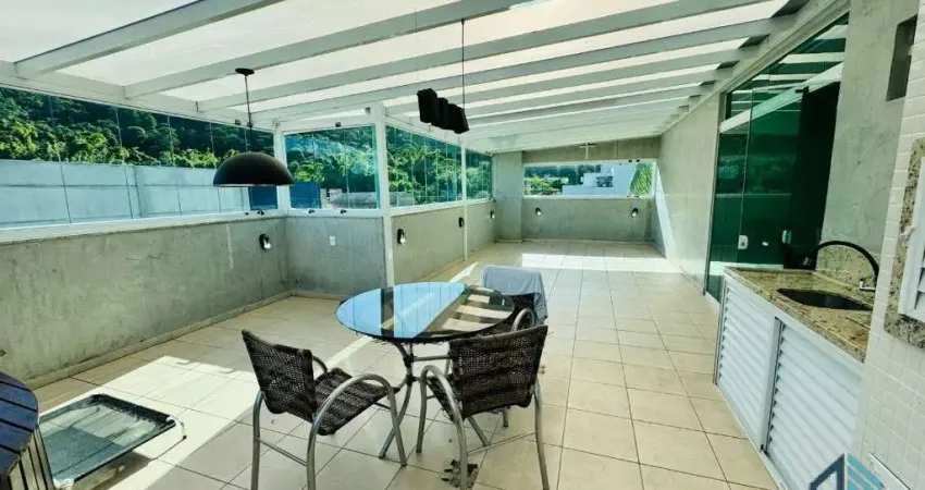 Cobertura com área gourmet, 03 quartos c/ suíte em Balneário Camboriú SC