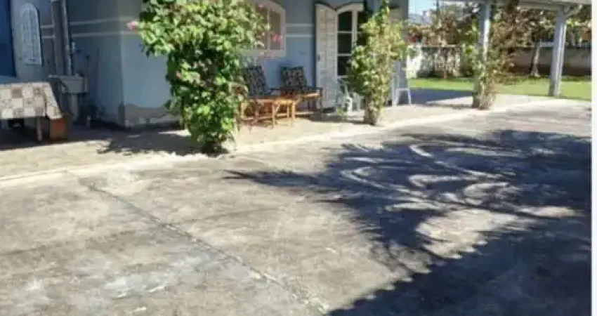 Casa mobiliada a venda de esquina, 800 metros da praia, santa terezinha - pontal do paraná - pr