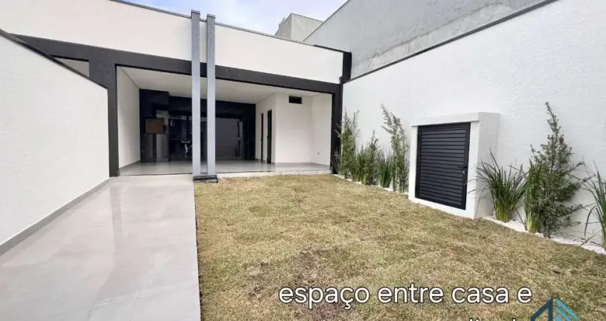CASA COM EDÍCULA equipada com churrasqueira, 03 quartos c/suíte, em São José dos Pinhais -PR
