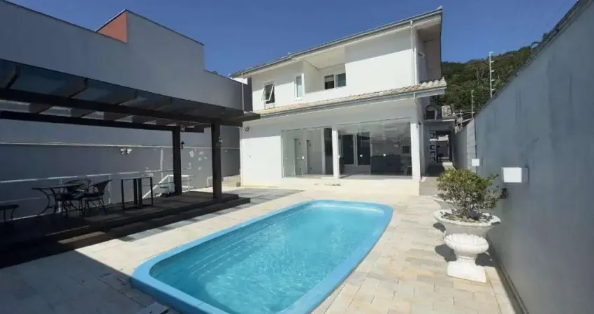 Casa com 4 quartos à venda na Rua Ágata, 267, Saguaçu, Joinville