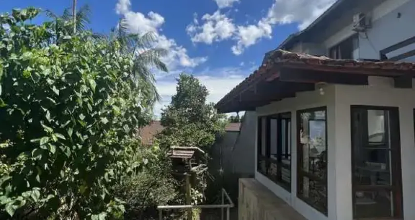 Casa em condomínio no saguaçú com 5 quartos para venda, 280 m²