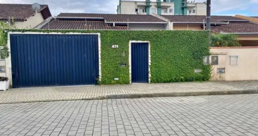 Casa com 3 quartos à venda na Rua Antônio Bischof, 431, Vila Nova, Joinville