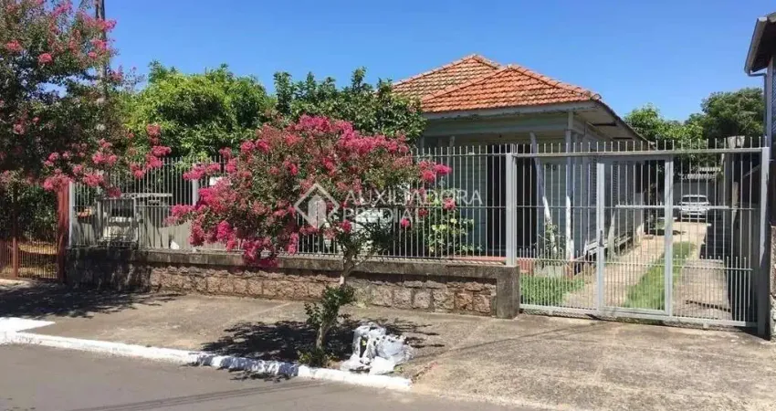Casa com 1 quarto à venda na Rua Tamoio, 910, Niterói, Canoas
