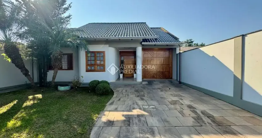 Casa com 4 quartos à venda na Rua Santa Cruz, 1472, Niterói, Canoas