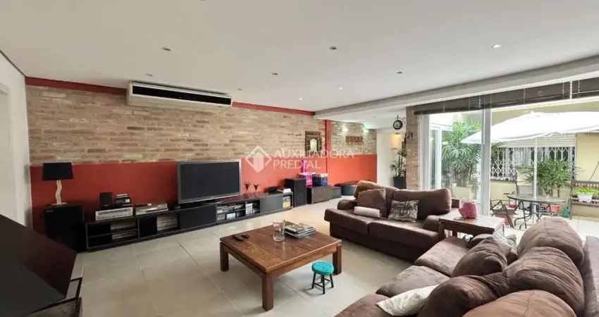 Casa com 4 quartos à venda na Rua dos Girassóis, 215, Igara, Canoas